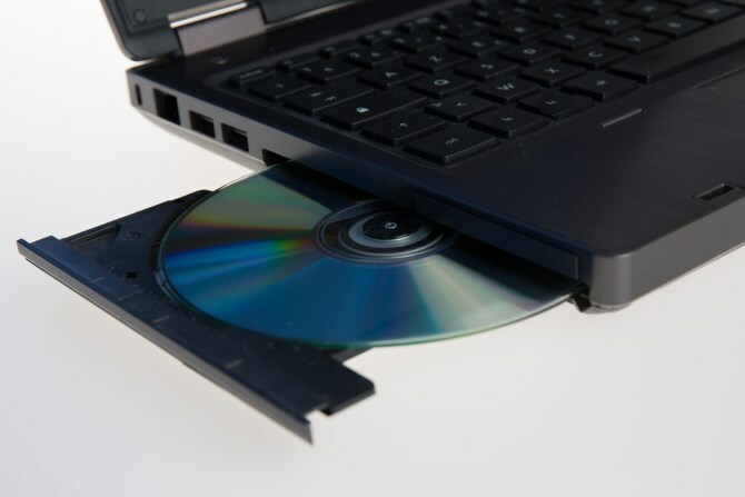 Ako hrať hry bez CD pomocou trhlín bez CD muo gaming nocdcracks dvddrive