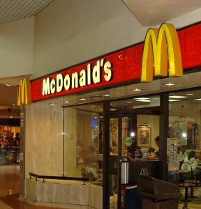 5 skutočne populárnych online prihlášok do zamestnania: Burger King, Mcdonald's, Wal Mart atď. MCD