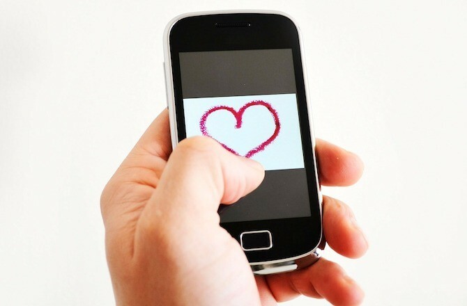 Srdce obľúbené na mobilnom telefóne
