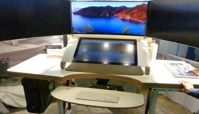 Yoon Three-D Desk na CES 2019