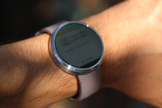 Motorola Moto 360 Android Wear Smartwatch Recenzie a prezradí motorola moto 360 android opotrebenie smartwatch recenzie 6