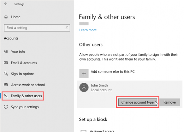 Kliknite na položku Zmeniť typ účtu v časti Ostatní používatelia v nastaveniach systému Windows 10
