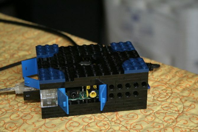 18 Zaujímavé nápady pre domácich majstrov Raspberry Pi darrennie pi lego 670 670x447