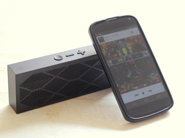 mini-Jambox-10