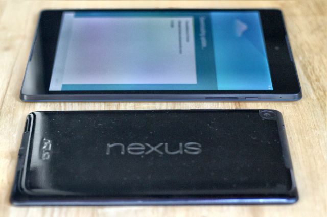 Nexus 7 vedľa seba