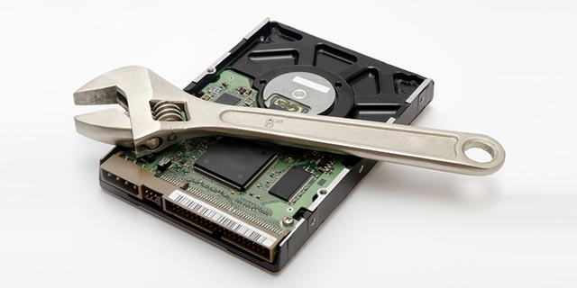 pc-hrdina-zlomený-hard-disk