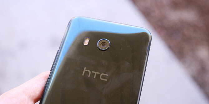 Recenzia HTC U11: Definícia priemernosti htc 2