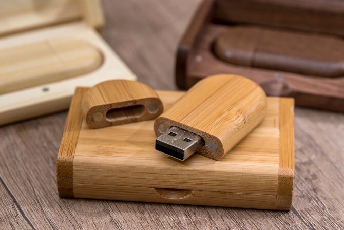 Drevený kryt disku USB