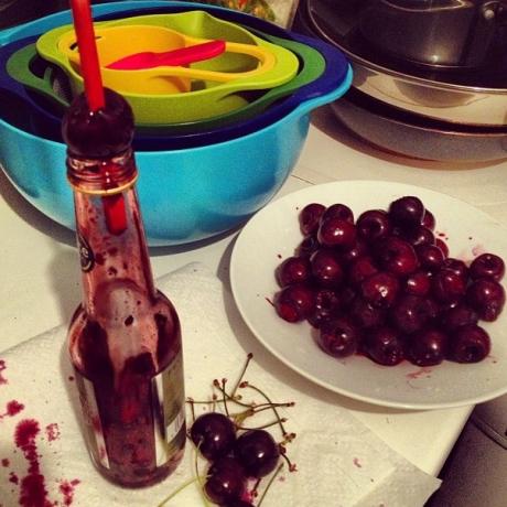 Instagram-Life-Hacky-najjednoduchší najčistejšie-Way-Pit-Cherries